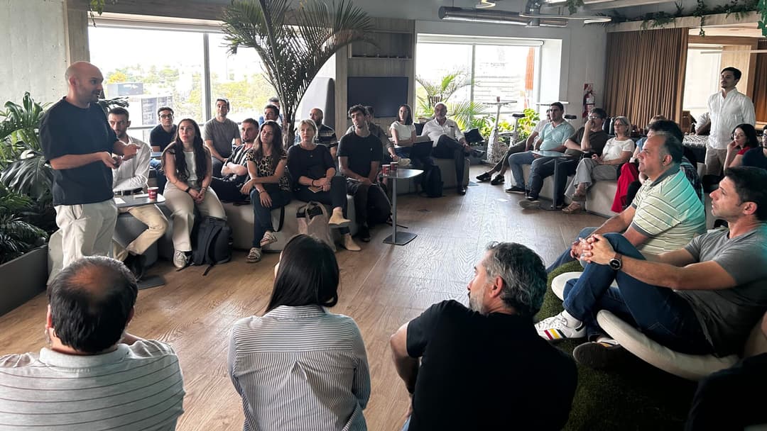 🤖 Startups cordobesas adoptan IA con programa de CorLab y BID Lab