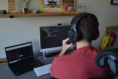 🧑🏽💻Henry busca dar educación en programación de 1K personas en Perú